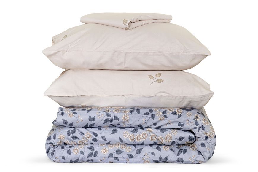 Комплект постельного белья Венера (семейный, сатин, наволочки: 50х70 см 2 шт и 70х70 см 2 шт, цветы, серый) IMI m-ps-stn-vnr-sm-pd-sr-kv фото